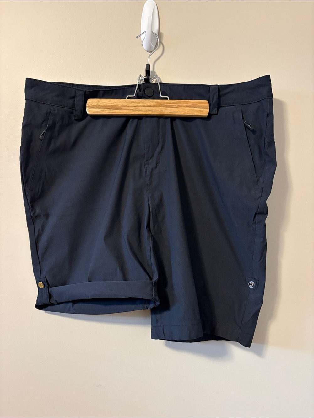 Women's Black Wind River Hybrid Performance Shorts